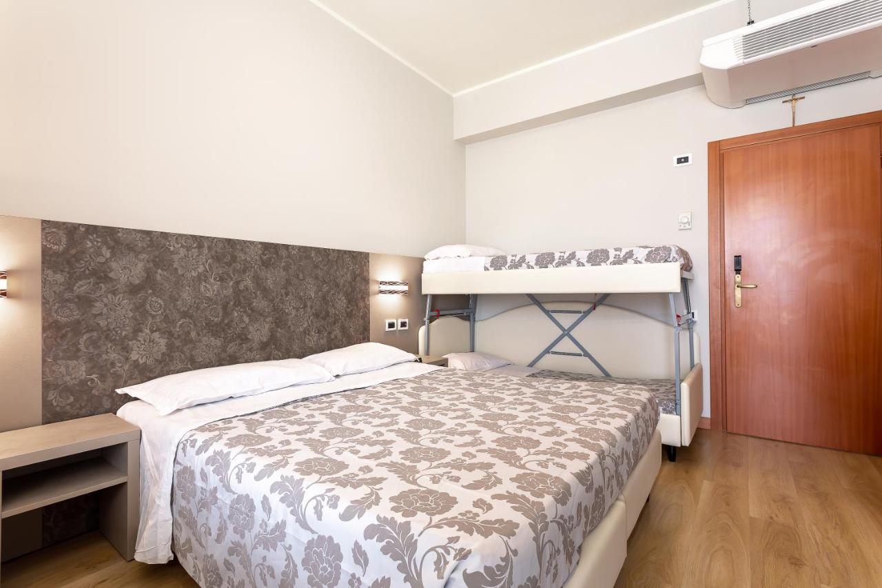 Hotel San Giorgio Cesenatico Esterno foto
