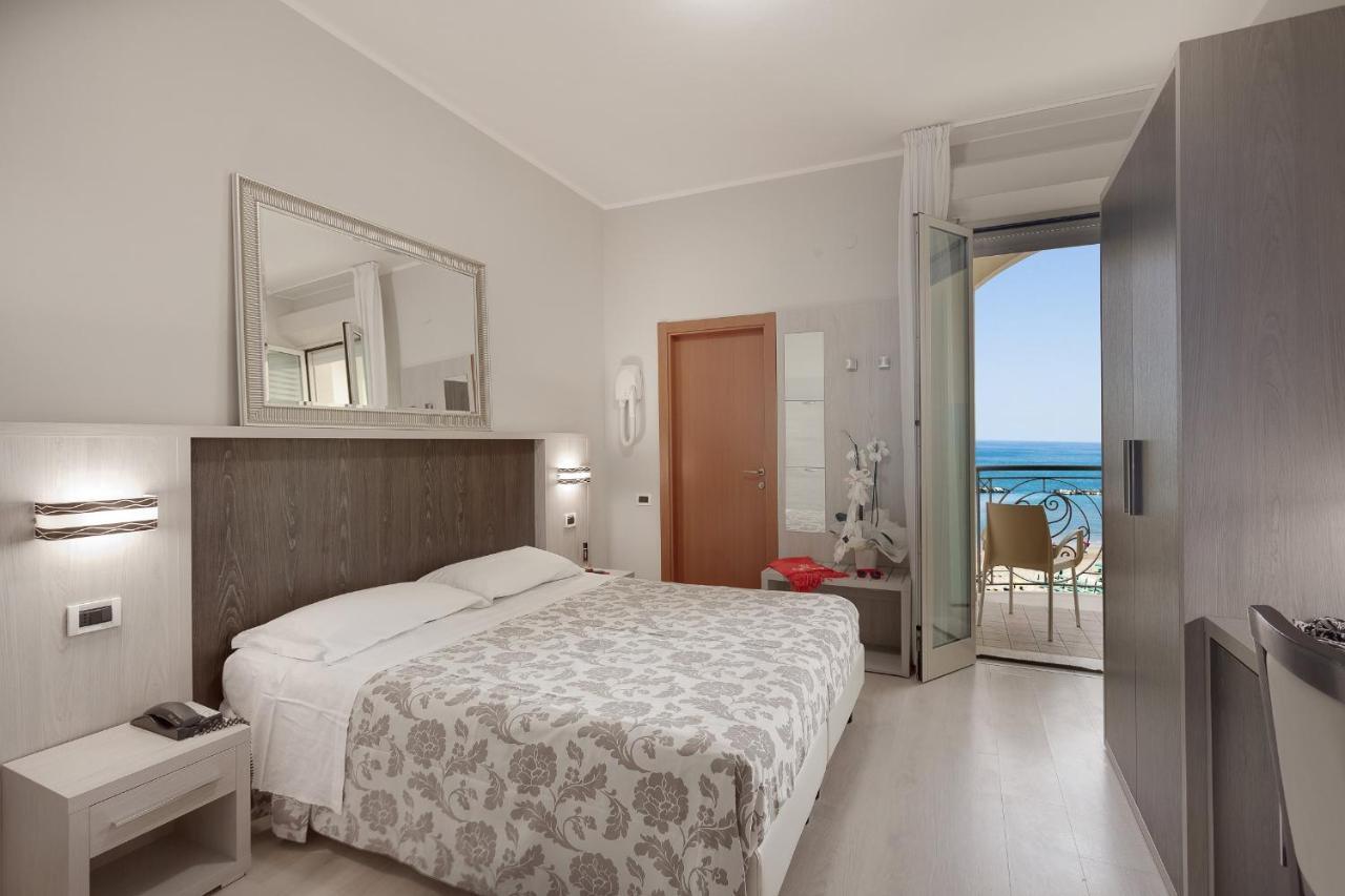 Hotel San Giorgio Cesenatico Esterno foto